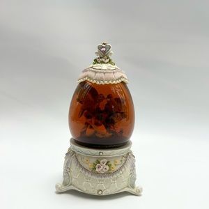 Gift Gallery - Egg shaped Musical Waterball.